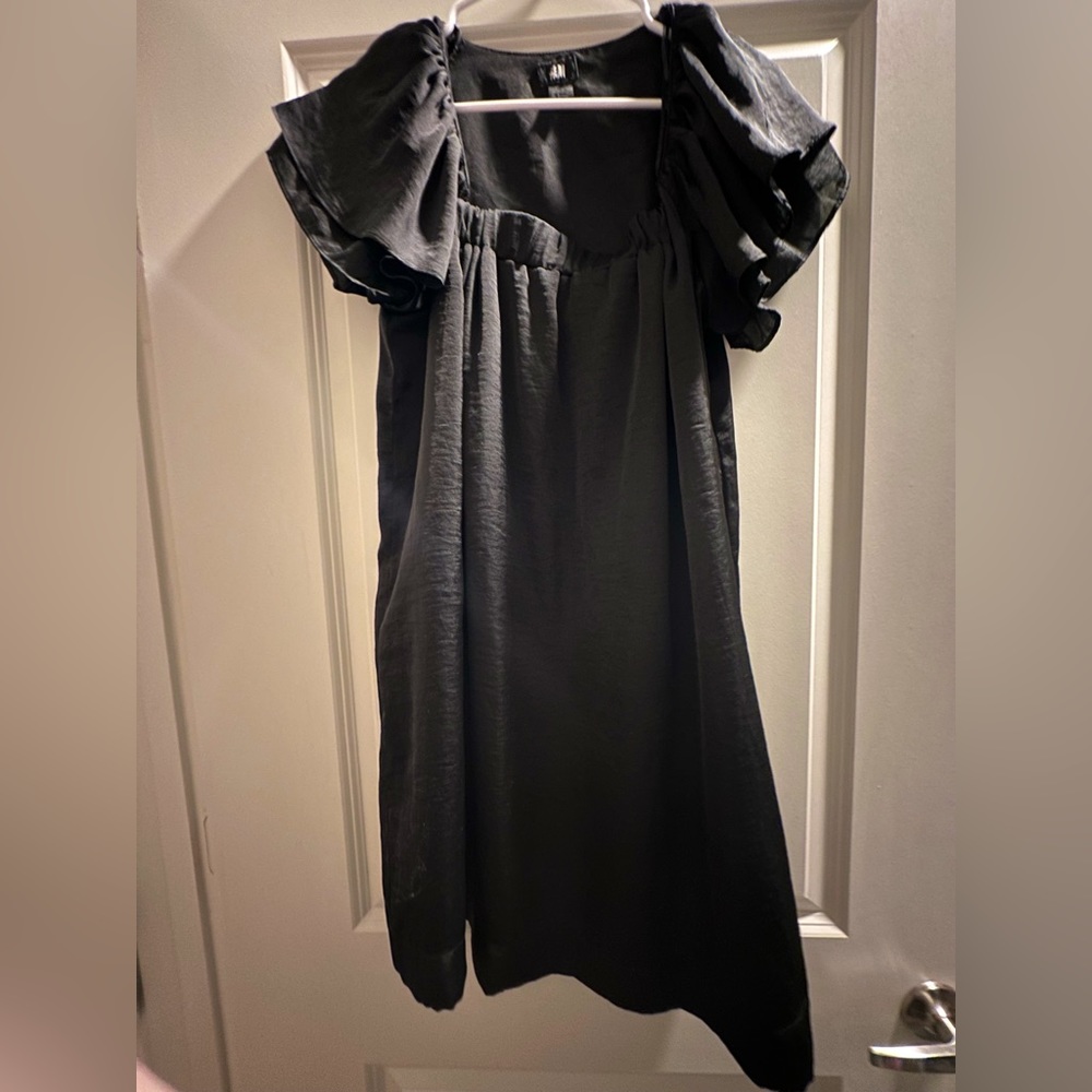 H&M short black dress